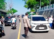 Antisipasi Kejahatan dan Kemacetan, Polsek Batulayar Patroli Liburan di Senggigi dan Batulayar