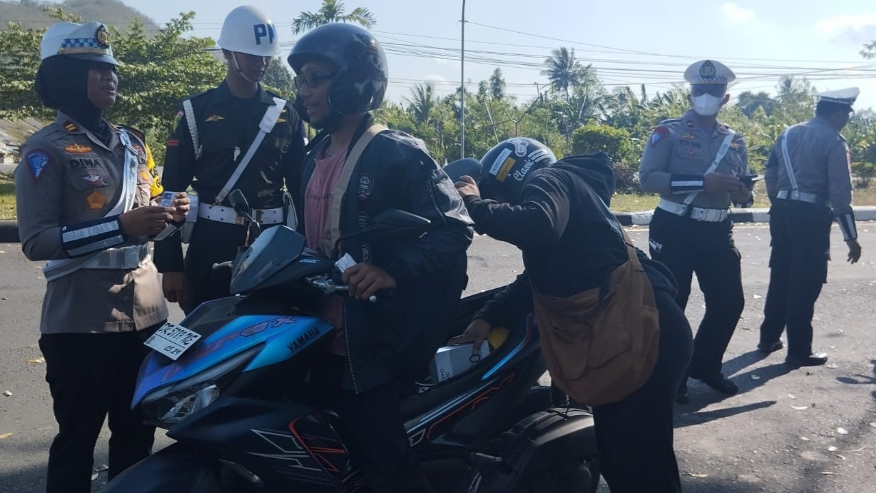 Operasi Patuh di Simpang 5 Patung Koperasi