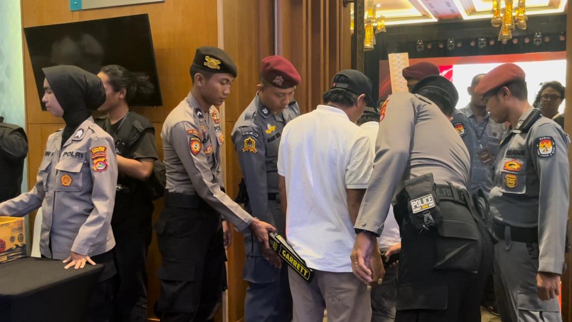 Debat Perdana Pilkada Lombok Barat Berjalan Sukses dengan Pengamanan Ketat