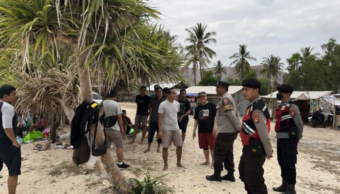 Patroli Aman dan Nyaman, Polsek Sekotong Turun ke Pantai Elak-Elak