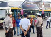 Satlantas Polres Bima Kota Bersama Dishub Kota Bima Lakukan Pemeriksaan Kendaraan Bus AKAP