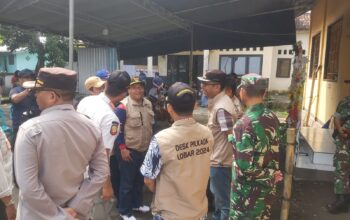 Pantau Pilkada, Pj Sekda Lombok Barat Kunjungi TPS Labuapi