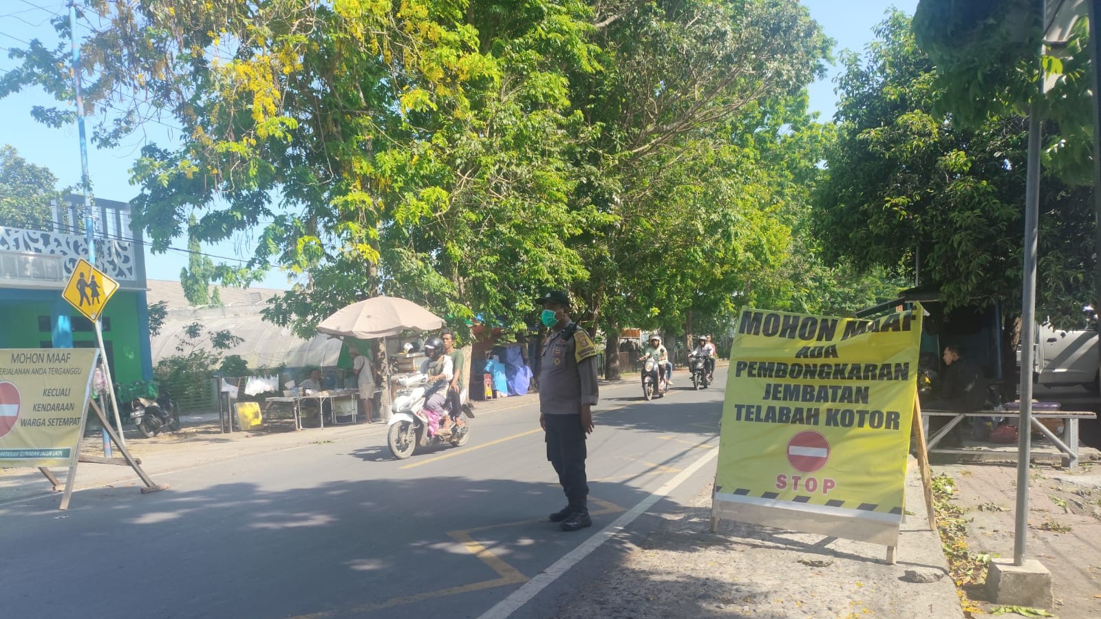 Pengamanan Perbaikan Jembatan Telabah Kotor, Polsek Labuapi Jamin Keselamatan Warga