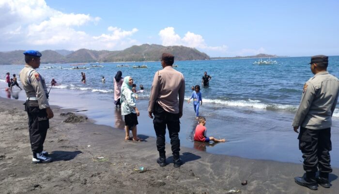 Polisi Jaga Keamanan di Pantai Cemara: Tips untuk Pengunjung