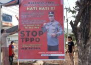 Cegah TPPO, Polres Sumbawa Barat Beri Sosialisasi dengan Pasang Baliho Himbauan Masyarakat