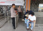 Polsek Kawasan Pelabuhan Laut Bima Amankan Proses Embarkasi/Debarkasi Kapal KM. AWU di Pelabuhan Bima