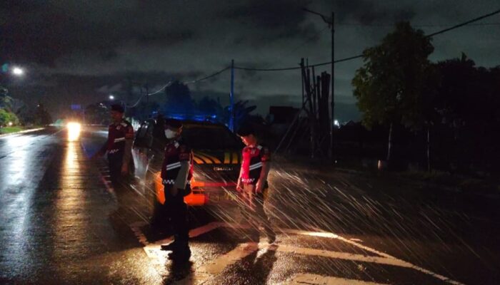 Polres Lombok Barat Intensifkan Patroli Blue Light, Cegah Kejahatan dan Pohon Tumbang