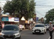 Amankan Pengguna Jalan, Polisi Siaga di Simpang Montong