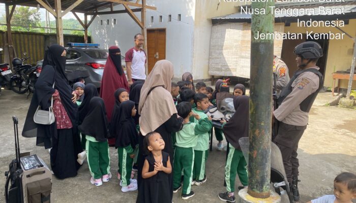 Intip Keseruan Anak TK Kenali Perlengkapan Shabara di Lombok Barat