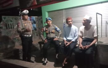 Malam di Dsan Baru: Polisi Blusukan, Ungkap Pesan Penting Soal Kamtibmas dan Anti Narkoba!