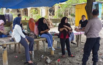 Polres Lombok Barat Giat di Pantai Melasa, Sentuhan Humanis Jaga Kamtibmas