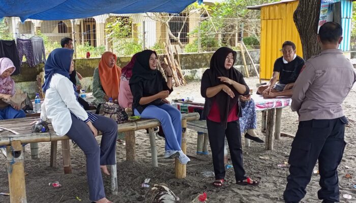 Kamtibmas Prioritas: Polres Lombok Barat Edukasi Pengunjung Pantai Melasa