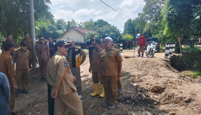 Dampak Banjir Sekotong Dipantau Ketat: Pj Bupati Pastikan Penanganan Tepat Sasaran