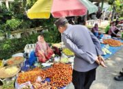 Patroli Rutin Polsek Praya Sambangi Pasar Renteng.