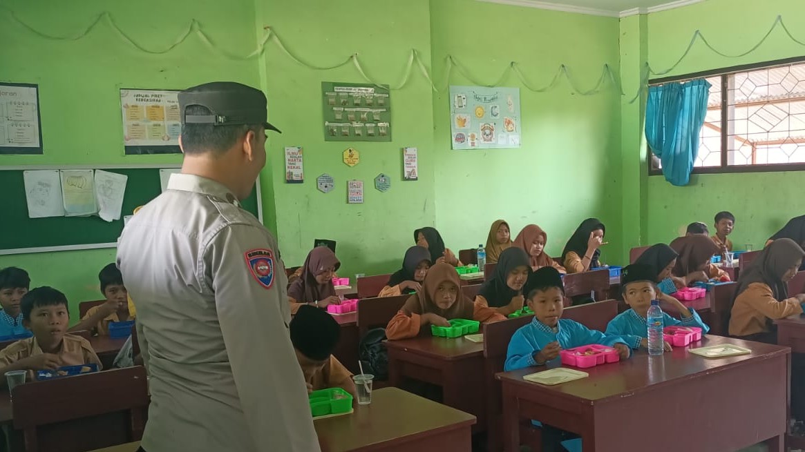 Aksi Humanis Polsek Kediri, Jaga Gizi Anak-anak Melalui Program MBG