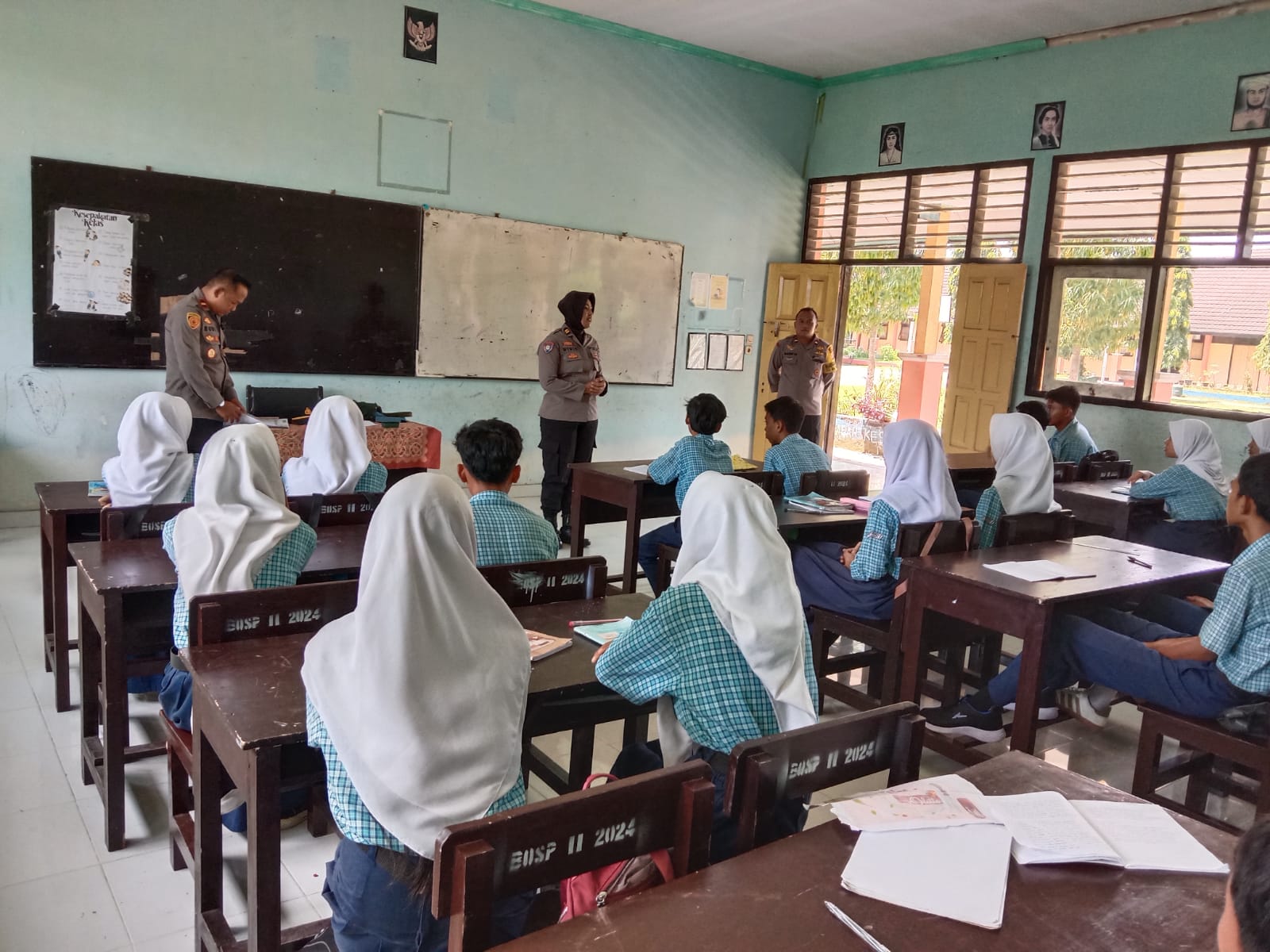 Siswa SMP Labuapi Lawan Narkoba, Judi Online, dan Bullying